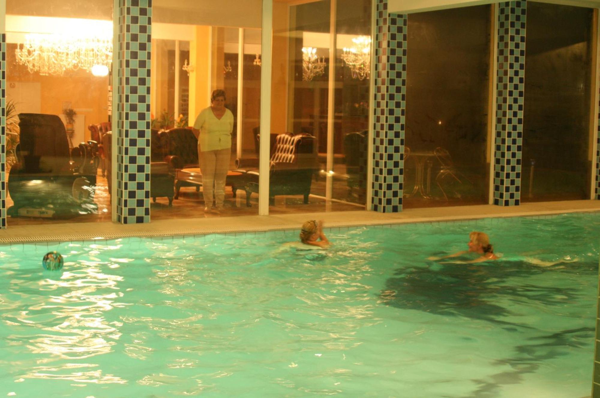 Hotel Daisy Budget Красков Екстериор снимка